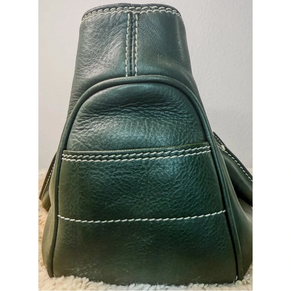Authentic Vintage CELINE Boogie Bag in a rare kaki green. Old money, so chic! - Picture 3 of 13